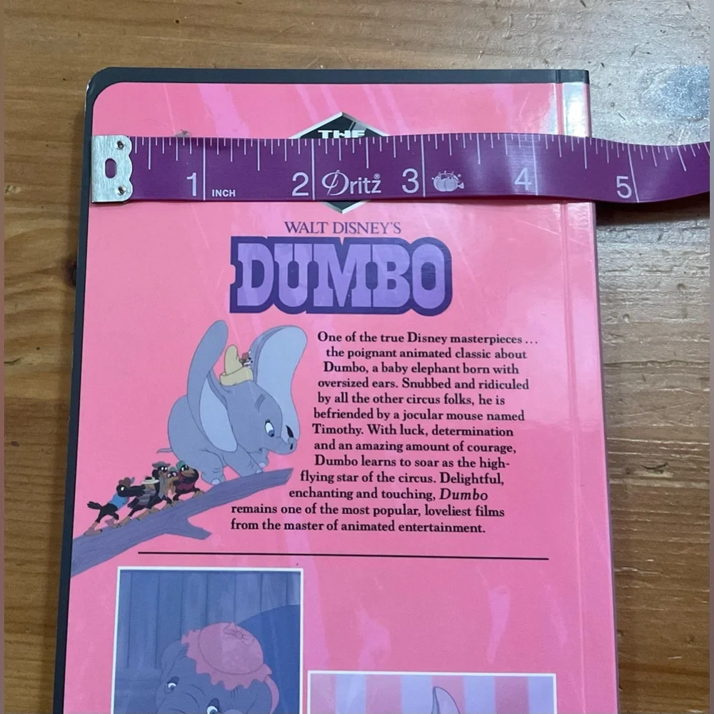 Disney: Dumbo hardcover small notebook replicate an old VHS tape of the movie.